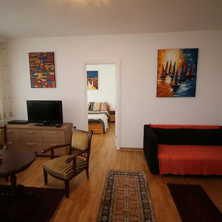 Ξενοδοχείο Hotel Admiral Arena Garni 4*