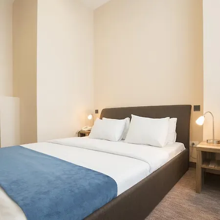 Hotel Admiral Arena Garni Ξενοδοχείο 4*