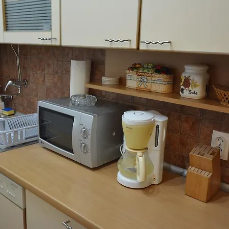 Admiral Arena Garni 4*