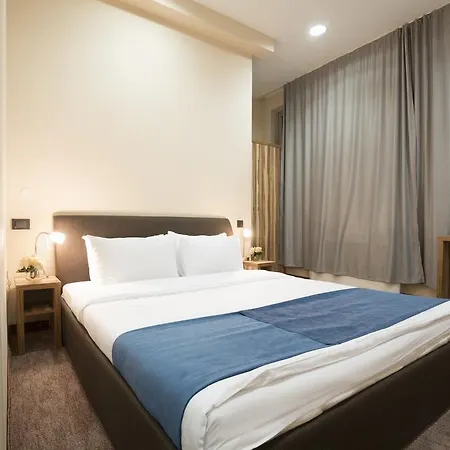 Hotel Admiral Arena Garni 4*