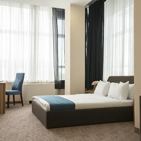 Hotel Admiral Arena Garni Belgrado
