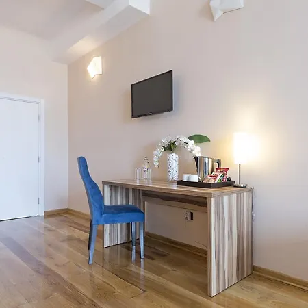 Admiral Arena Garni 4*