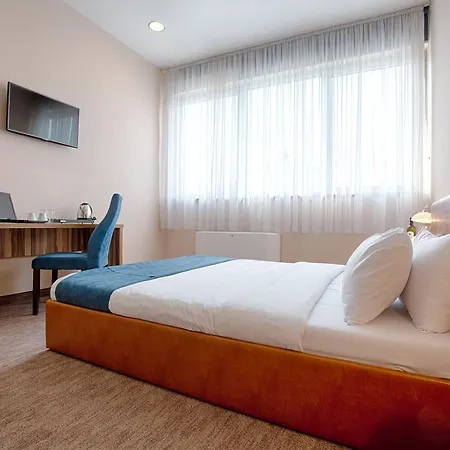 Hotel Admiral Arena Garni