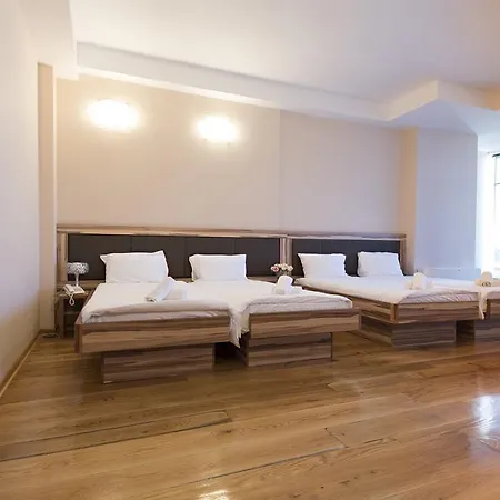 Hotel Admiral Arena Garni