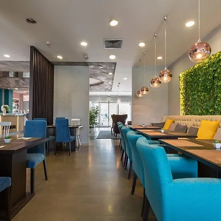 Admiral Arena Garni Hotel 4*