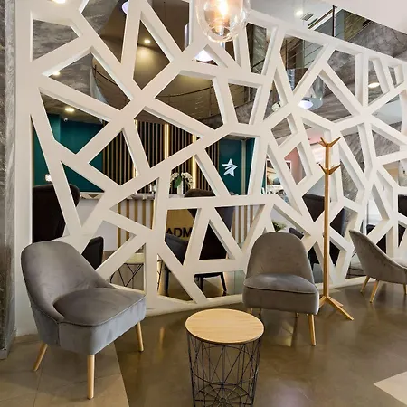 Hotel Admiral Arena Garni 4*