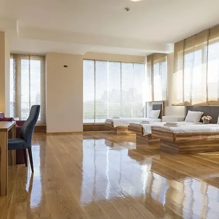 Hotel Admiral Arena Garni