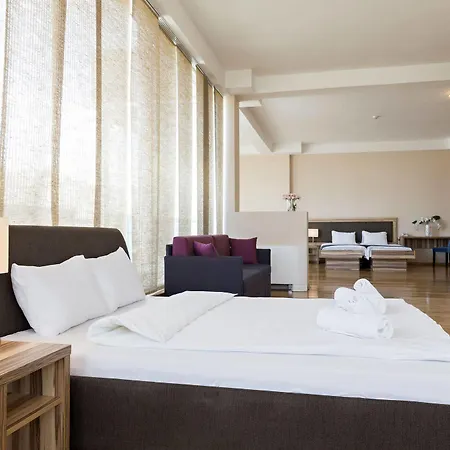 Hotel Admiral Arena Garni Ξενοδοχείο 4*