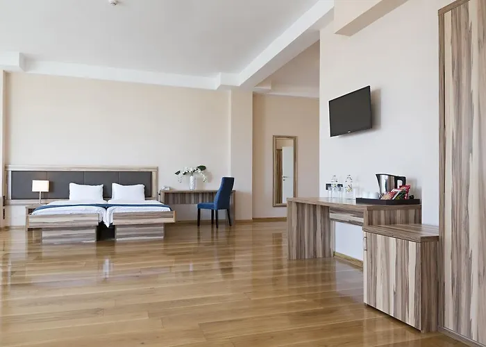 Admiral Arena Garni מלון